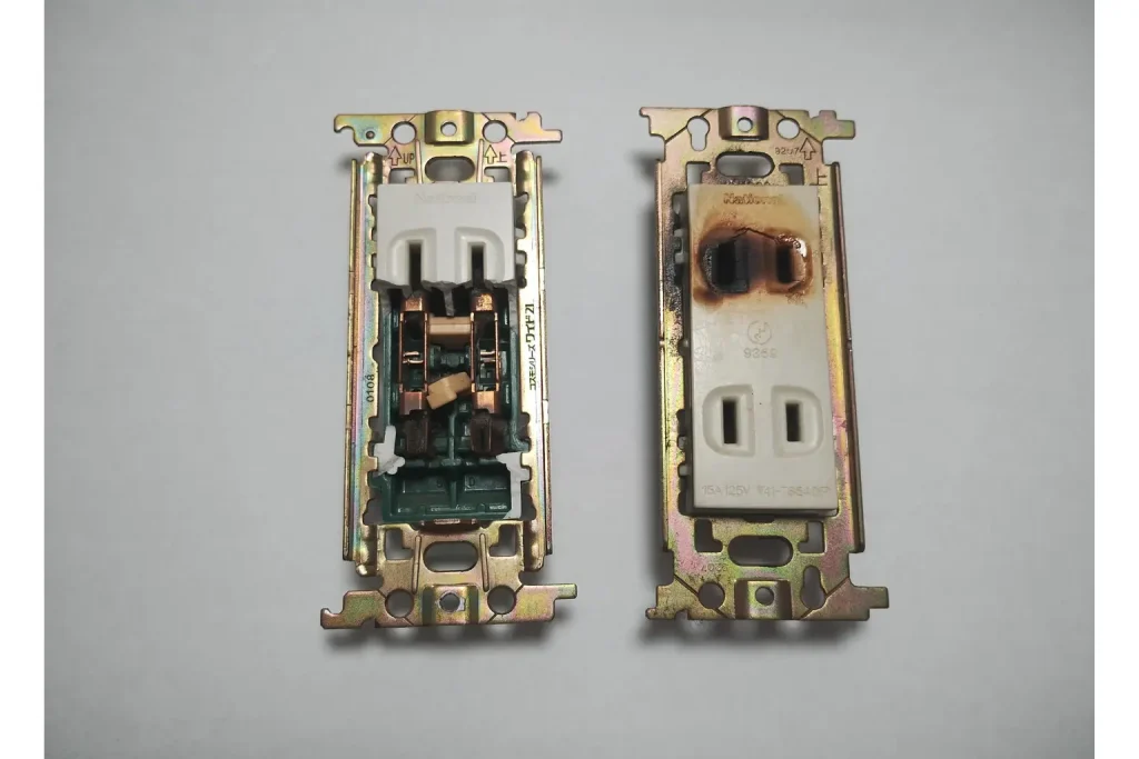 焦げ・かけたコンセント（コラム用）